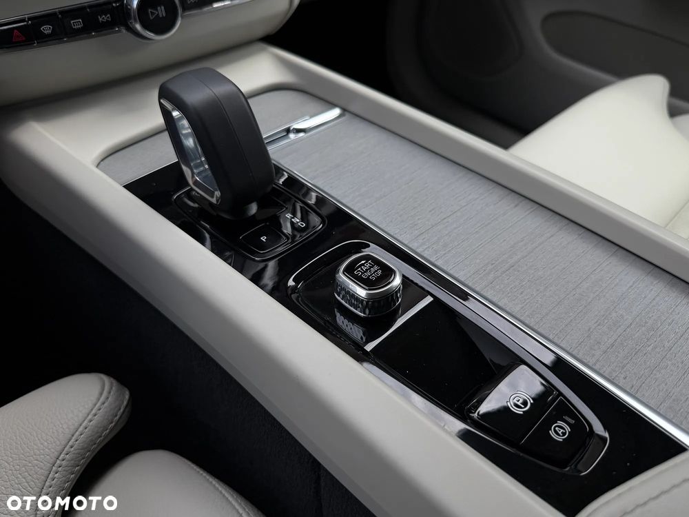 Volvo XC 60 B4 D AWD Geartronic Inscription - 34