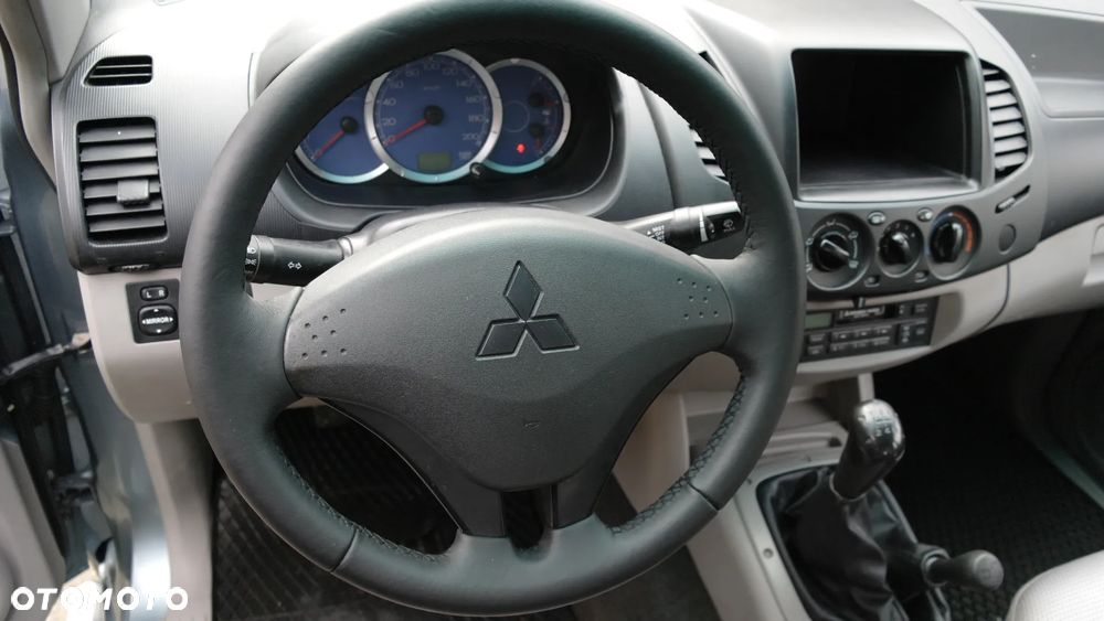 Mitsubishi L200 2.5 DID Invite AC - 19