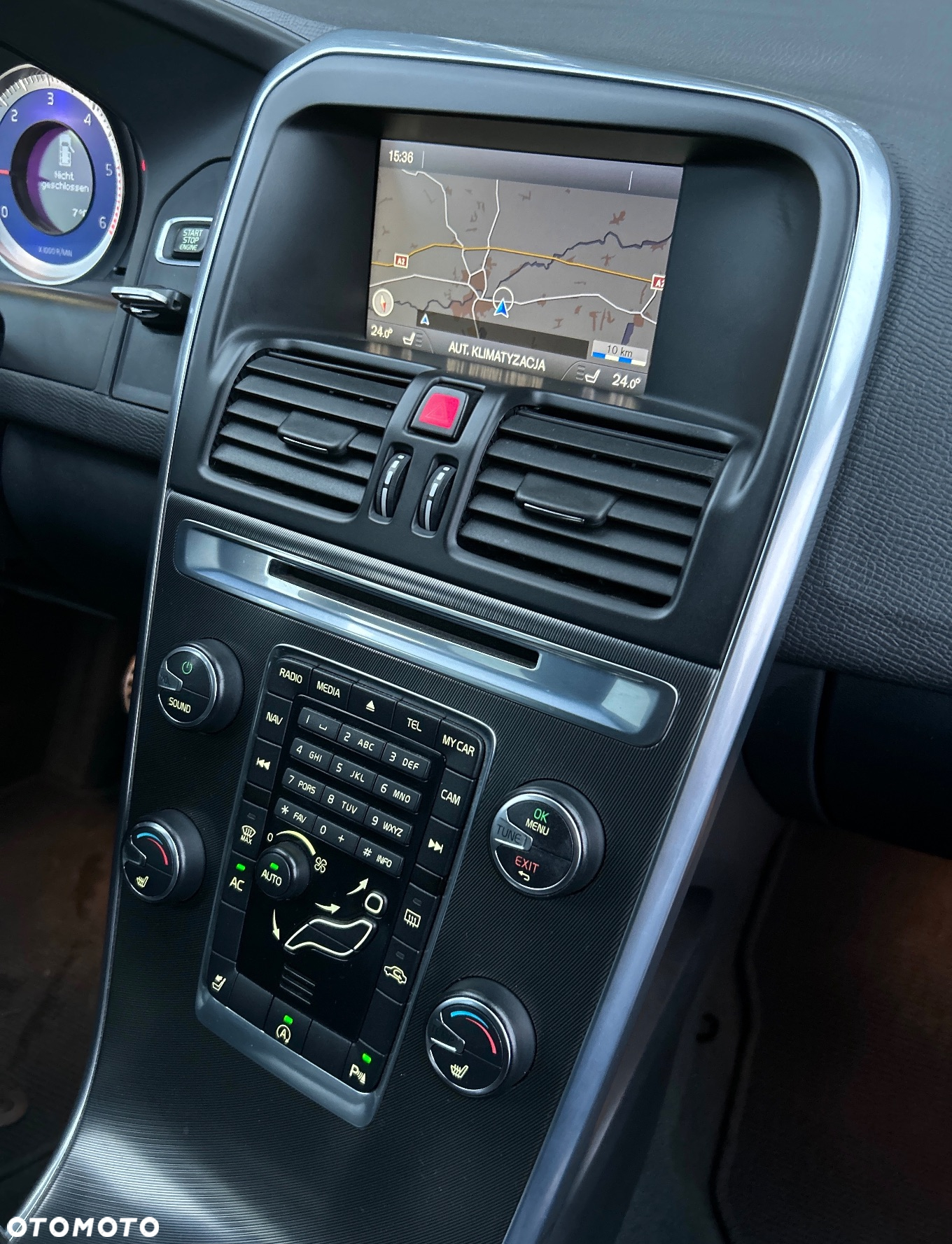 Volvo XC 60 D4 R-Design - 13
