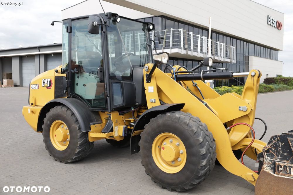 Caterpillar CAT 906M - 3