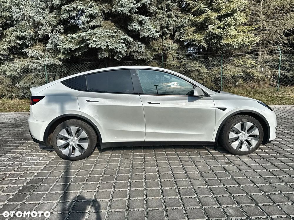 Tesla Y Long Range AWD - 7