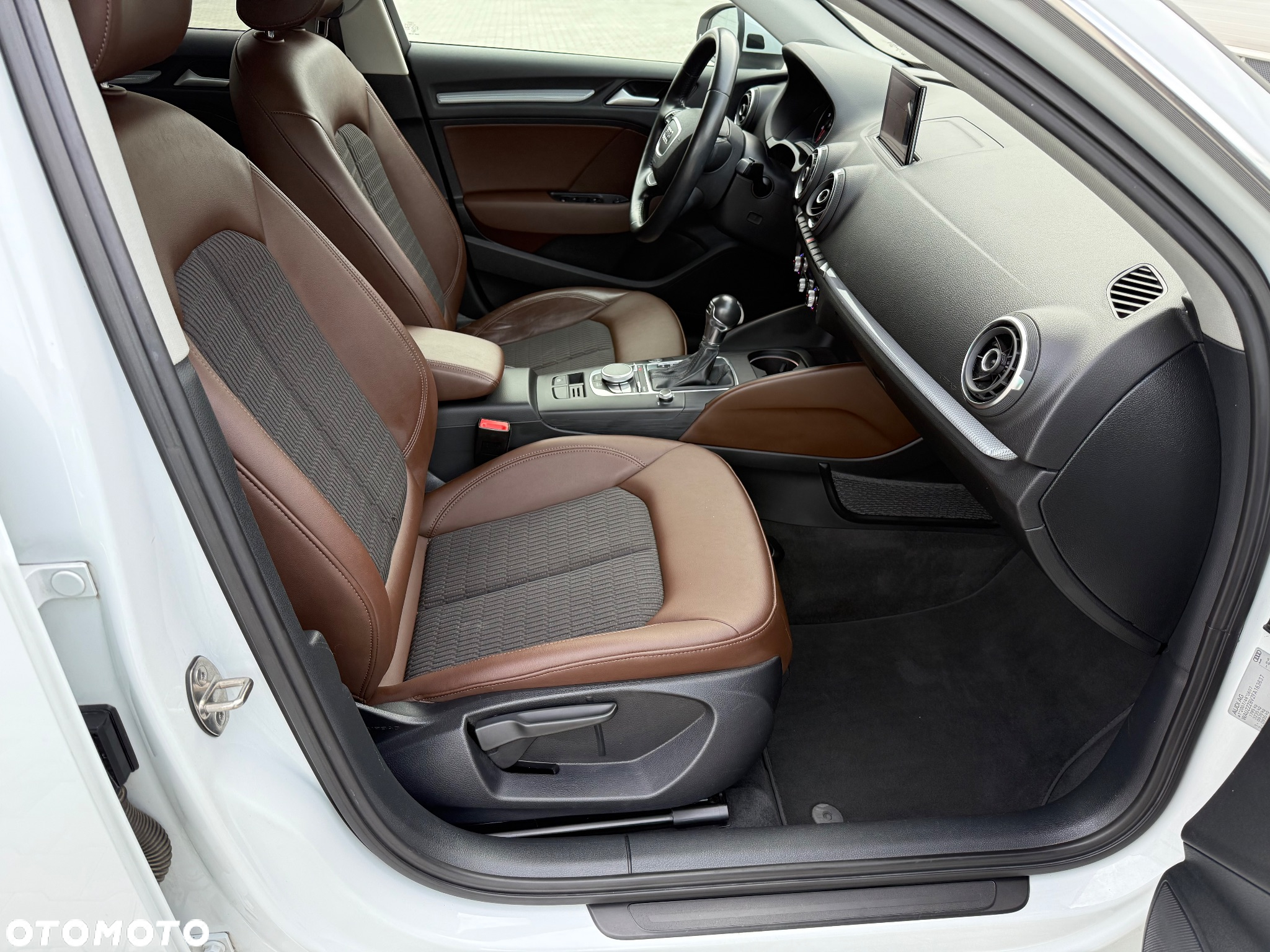 Audi A3 Sportback 1.4 TFSI S tronic S line Sportpaket - 18