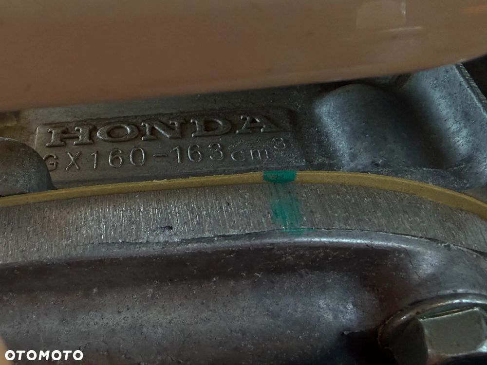 Husqvarna Glebogryzarka Kultywator BENASSI. Włoska Oryginalna Maszyna sprowadzona z Norwegii. Silnik Honda lub BRIGGS VANGUARD. 7km lub 5,5km . Szerokość rob. 80cm. 3 biegi pracy. To nie jest chińczyk!! Prawdziwy kultywator Przemysłowy koszt nowego około 10 tysięcy złotych. Okazja  cena zimowa wyprzedaż!! - 21