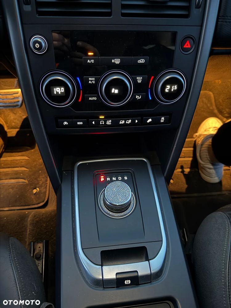 Land Rover Discovery Sport D150 R-Dynamic HSE - 37