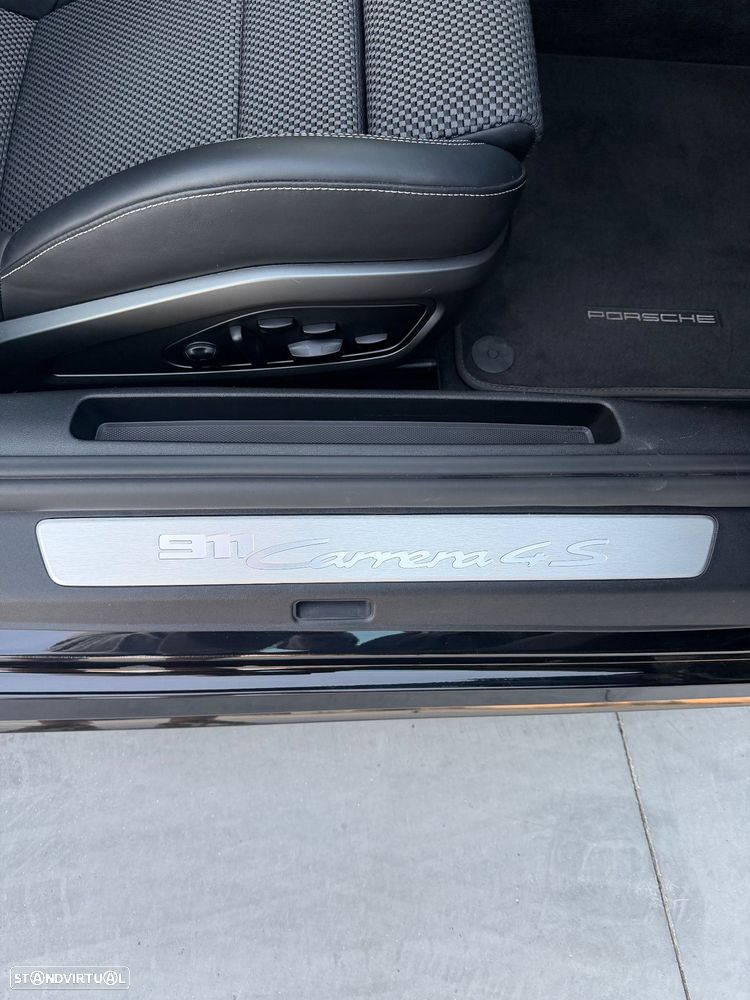 Porsche 911 (992) - 7