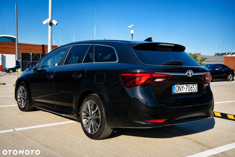 Toyota Avensis 2.0 D-4D Selection - 4