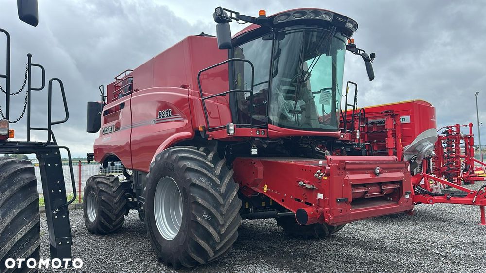 Case IH Axial Flow 8250 - 4