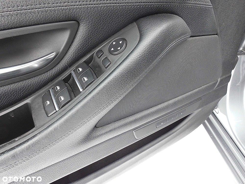 BMW Seria 5 535d xDrive Sport-Aut - 25