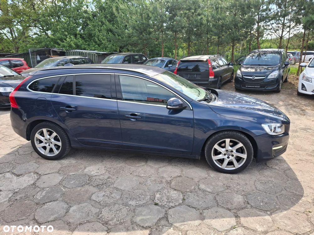 Volvo V60 D2 Momentum - 10