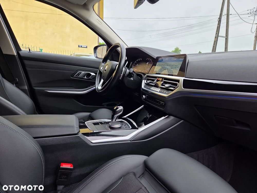 BMW Seria 3 320d Sport Line - 14