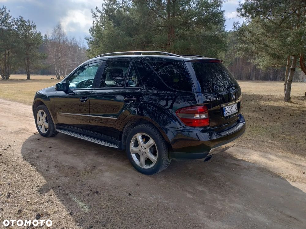 Mercedes-Benz ML - 10