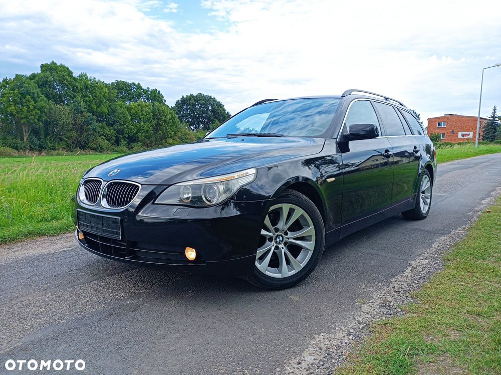 BMW Seria 5 523i - 25