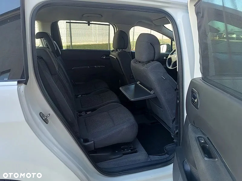 Peugeot 5008 - 14