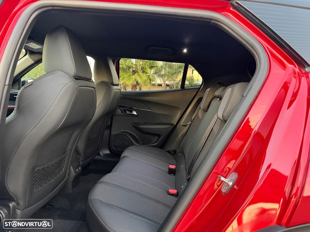 Peugeot 2008 1.2 PureTech GT EAT8 - 13