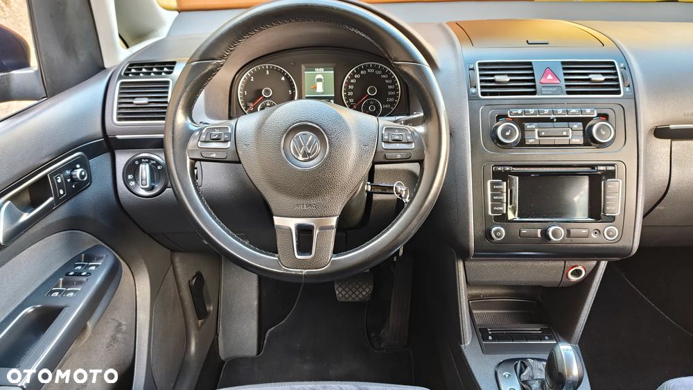 Volkswagen Touran - 23