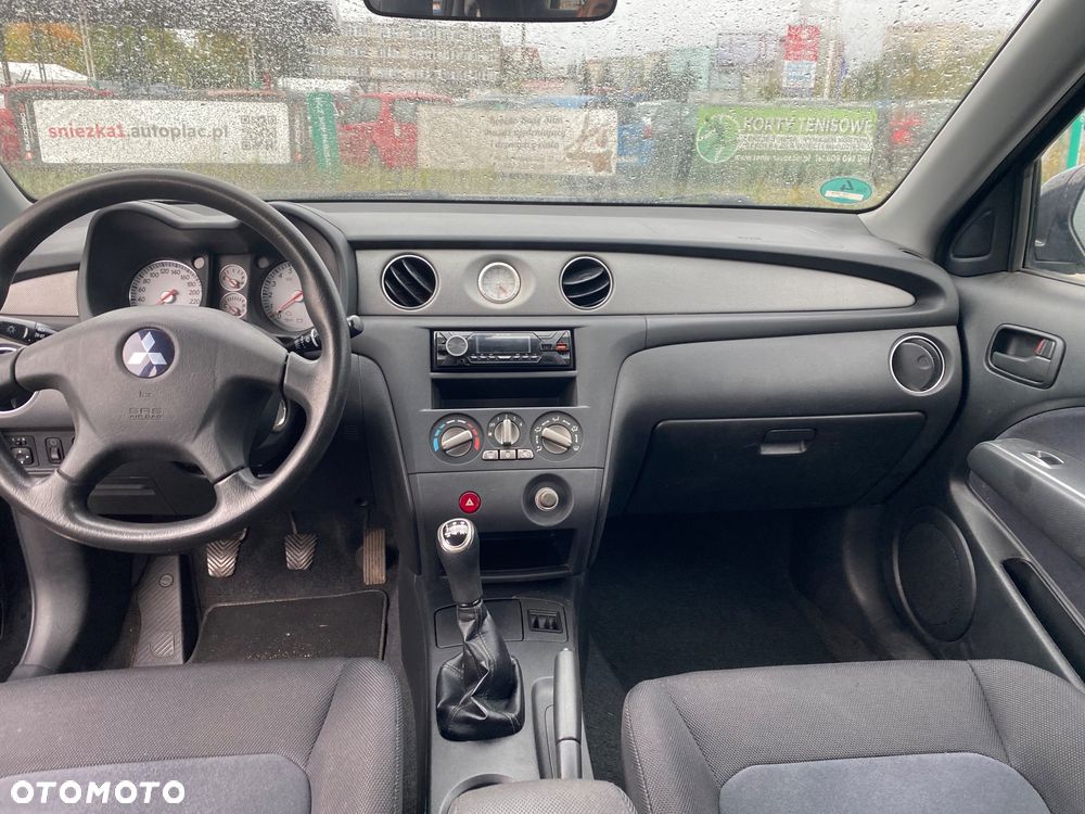 Mitsubishi Outlander 2.0 Comfort 4WD - 25