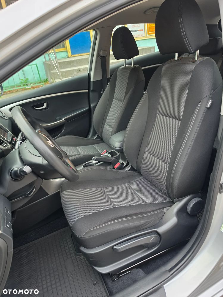 Hyundai i30 i30cw 1.4 Trend - 22