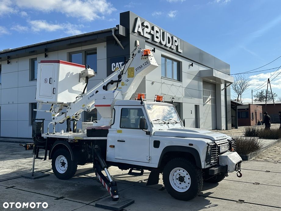 Land Rover Defender - 3