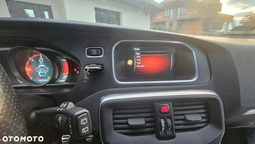 Volvo V40 D4 Drive-E R-Design Momentum - 30