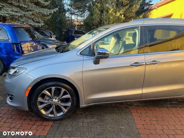 Chrysler Pacifica - 8