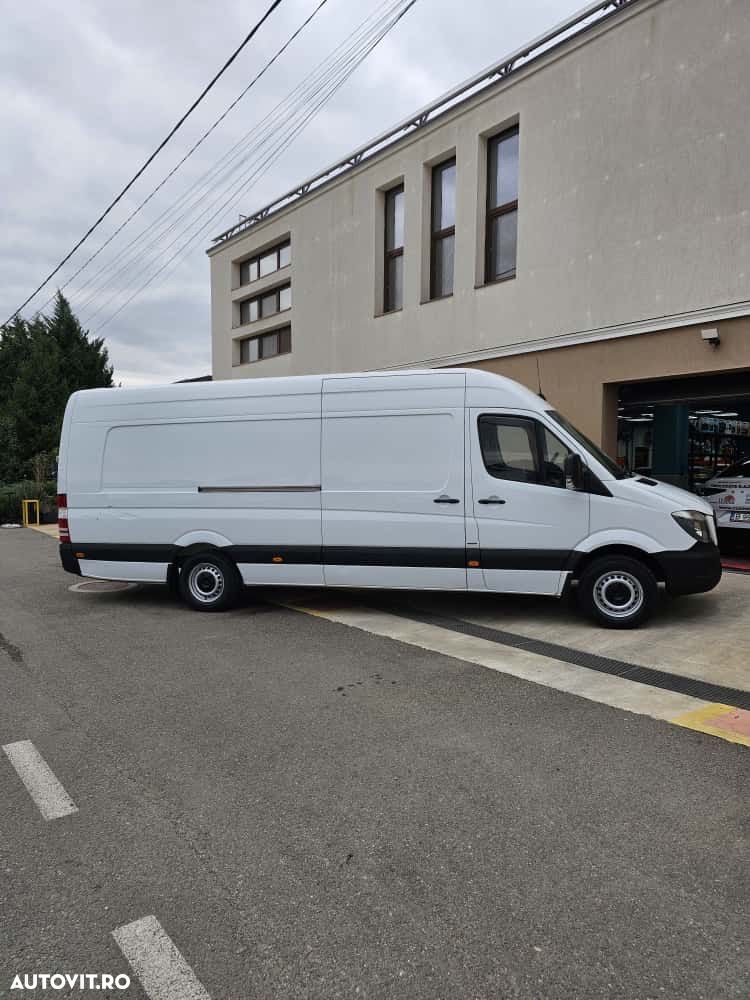 Mercedes-Benz Sprinter - 4