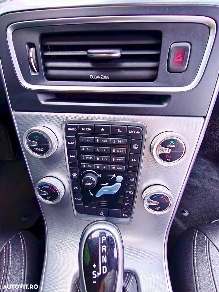 Volvo S60 D3 Geartronic Summum - 13