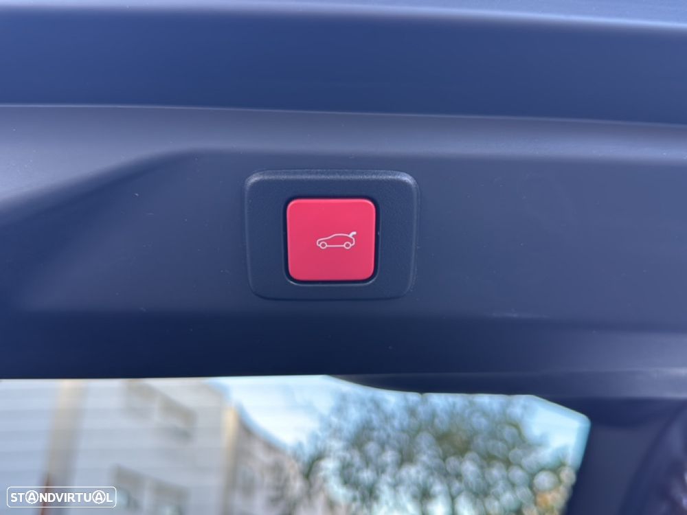 Peugeot E-3008 73 kWh Dual Motor Launch Edition - 16