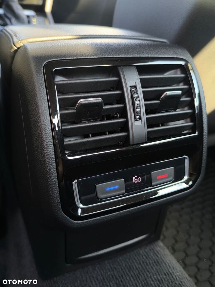 Volkswagen Passat - 34