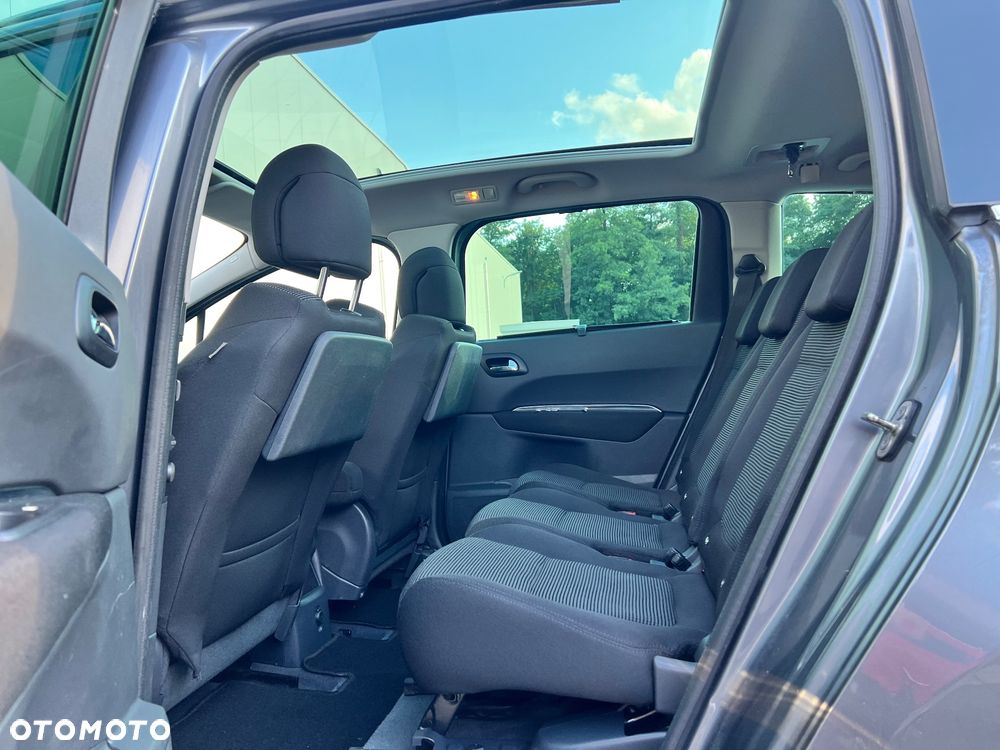 Peugeot 5008 HDI 150 Allure - 26