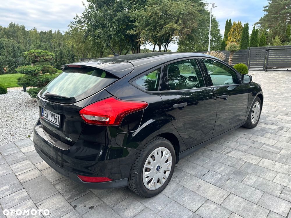 Ford Focus 1.0 EcoBoost Ambiente - 11