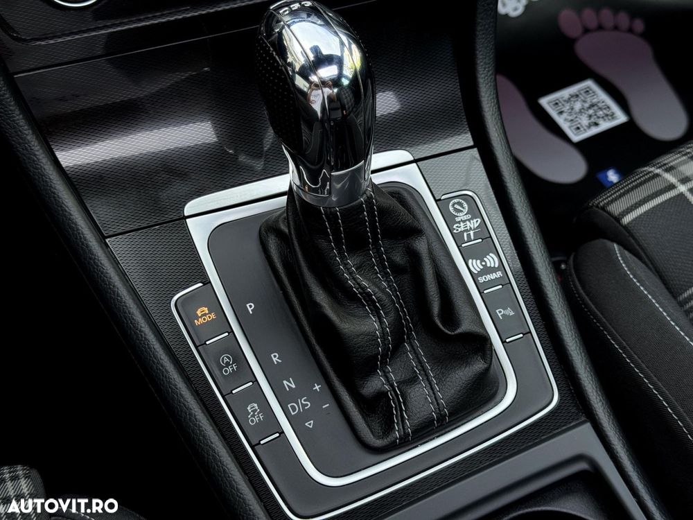 Volkswagen Golf - 18