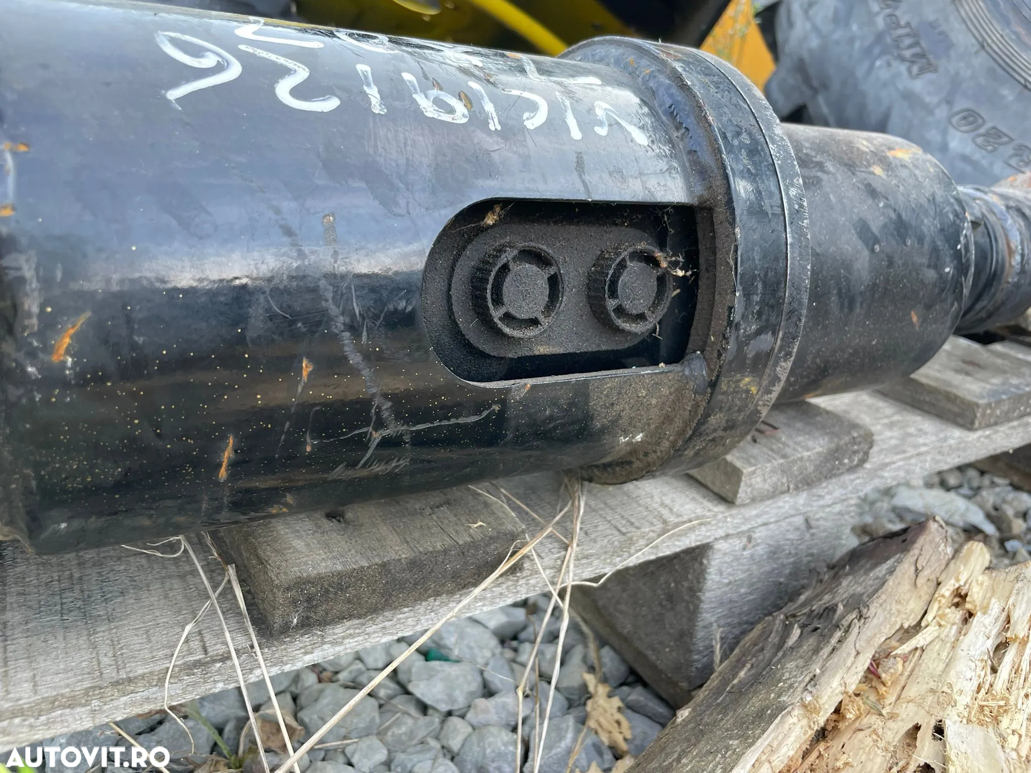 Con despicator de lemne hidraulic pentru miniexcavator - 3