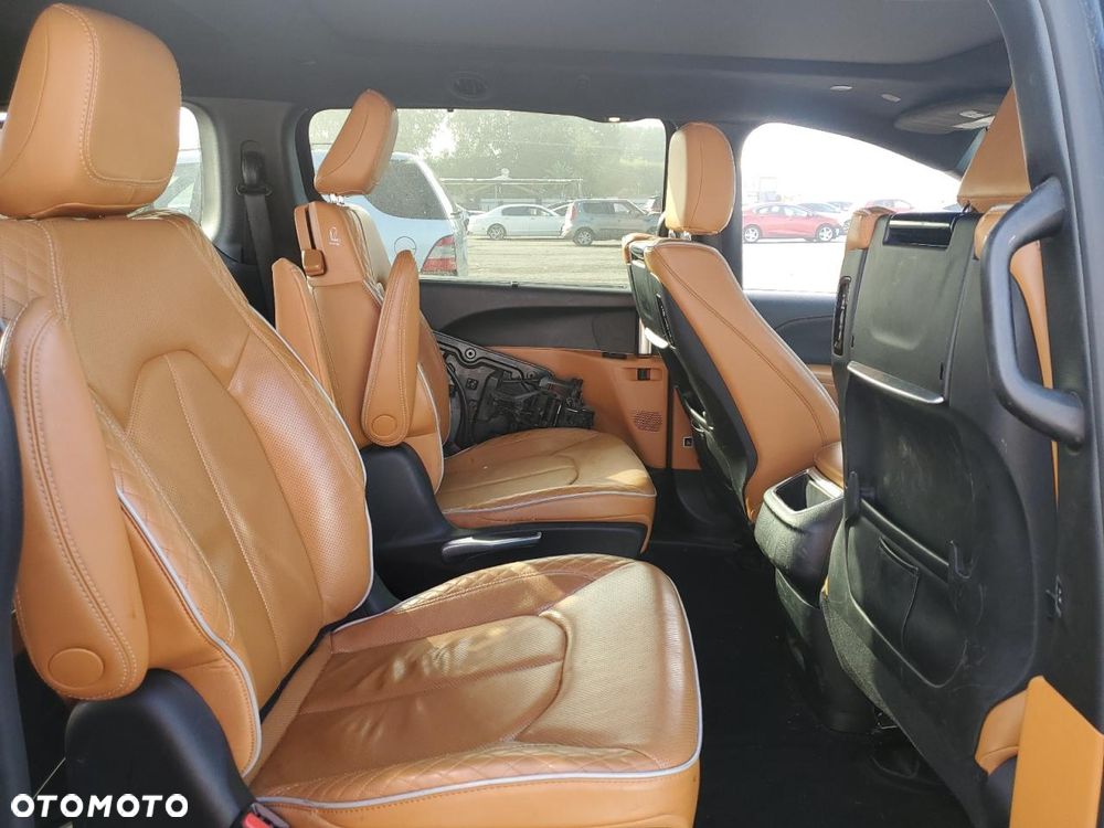 Chrysler Pacifica - 7