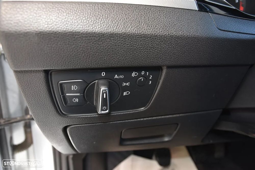 VW Passat 1.6 TDI Confortline - 18