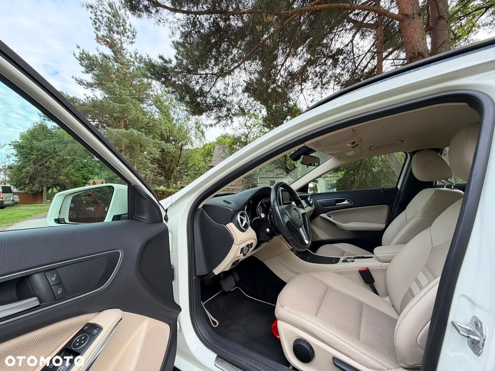 Mercedes-Benz GLA 200 7G-DCT Style - 14