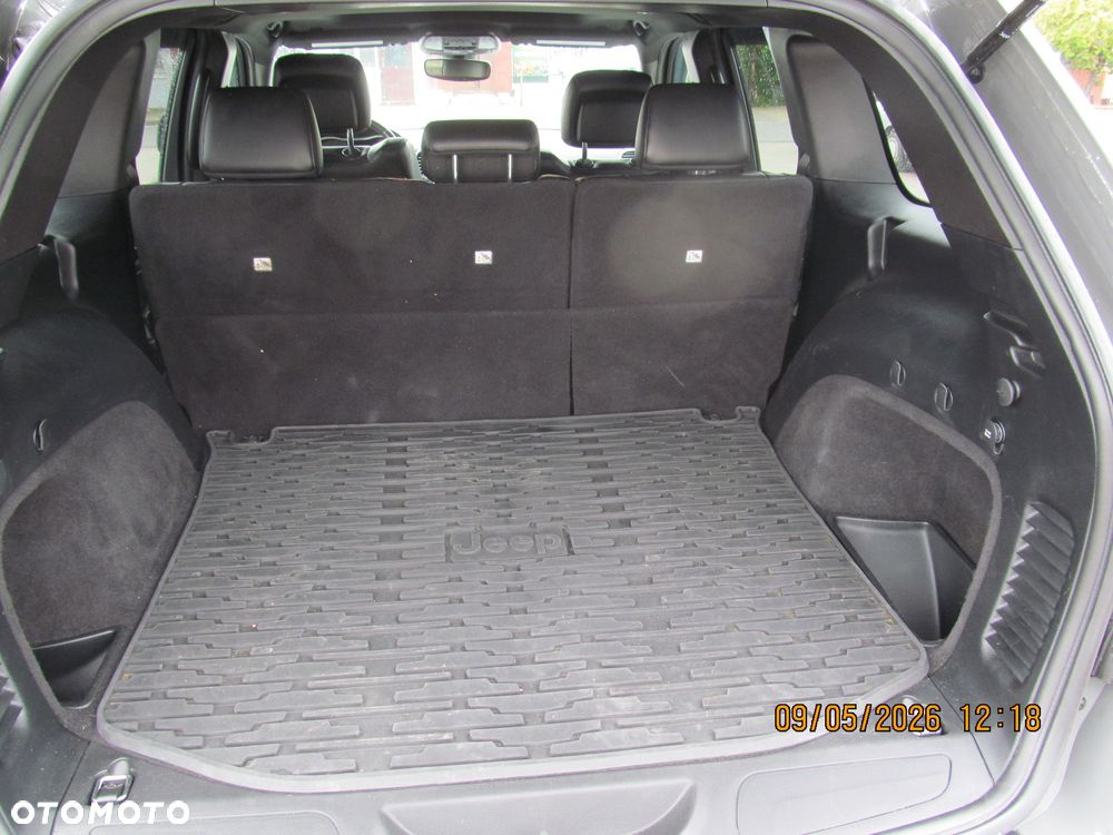 Jeep Grand Cherokee 3.6 V6 Pentastar 4WD Automatik Laredo - 32