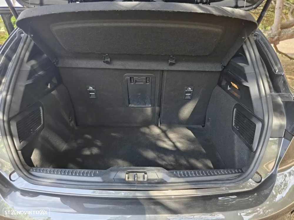 Ford Focus 1.0 EcoBoost MHEV ST-Line - 16