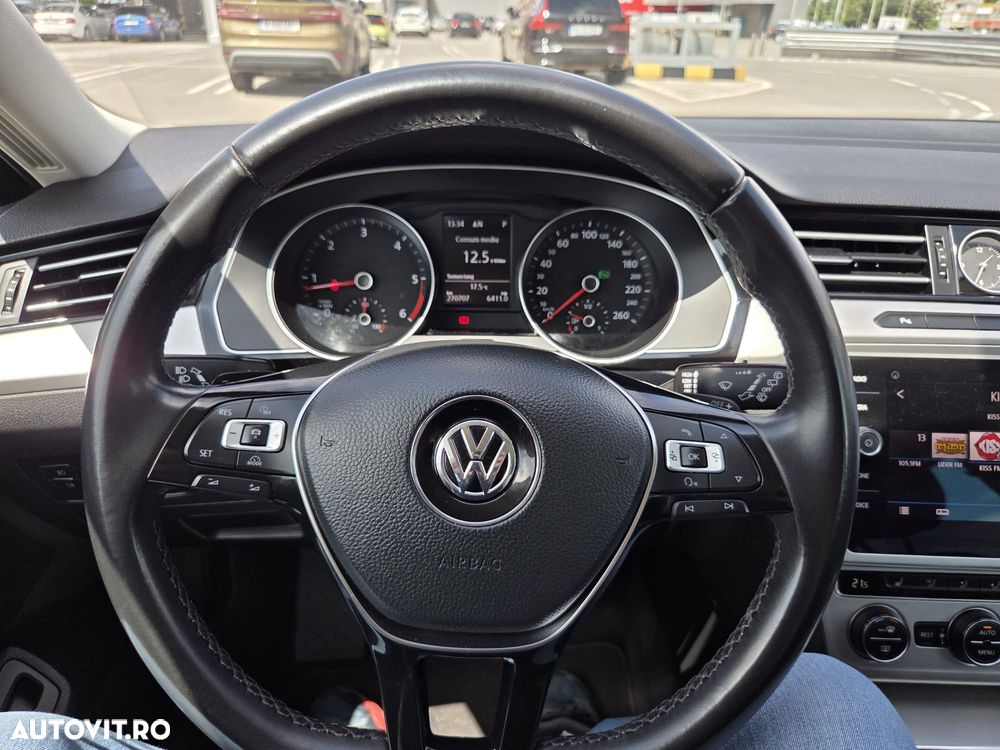 Volkswagen Passat 2.0 TDI SCR DSG Comfortline - 7