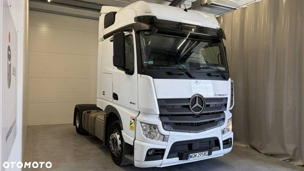 Mercedes-Benz Actros - 3