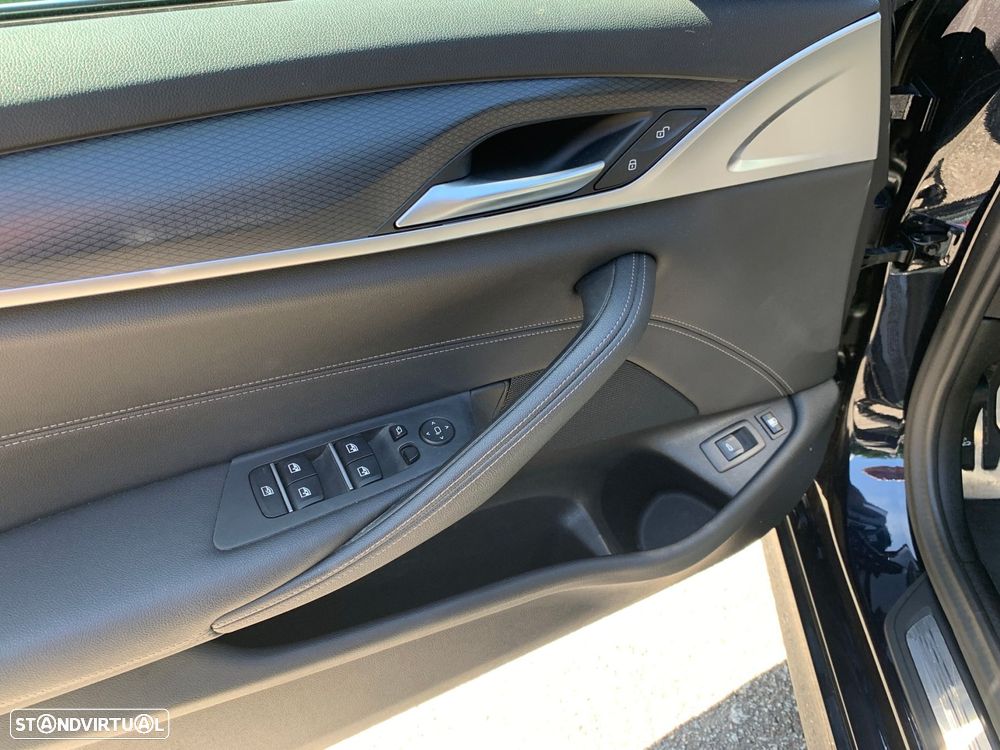 BMW 530 e Pack Desportivo M Pro - 43