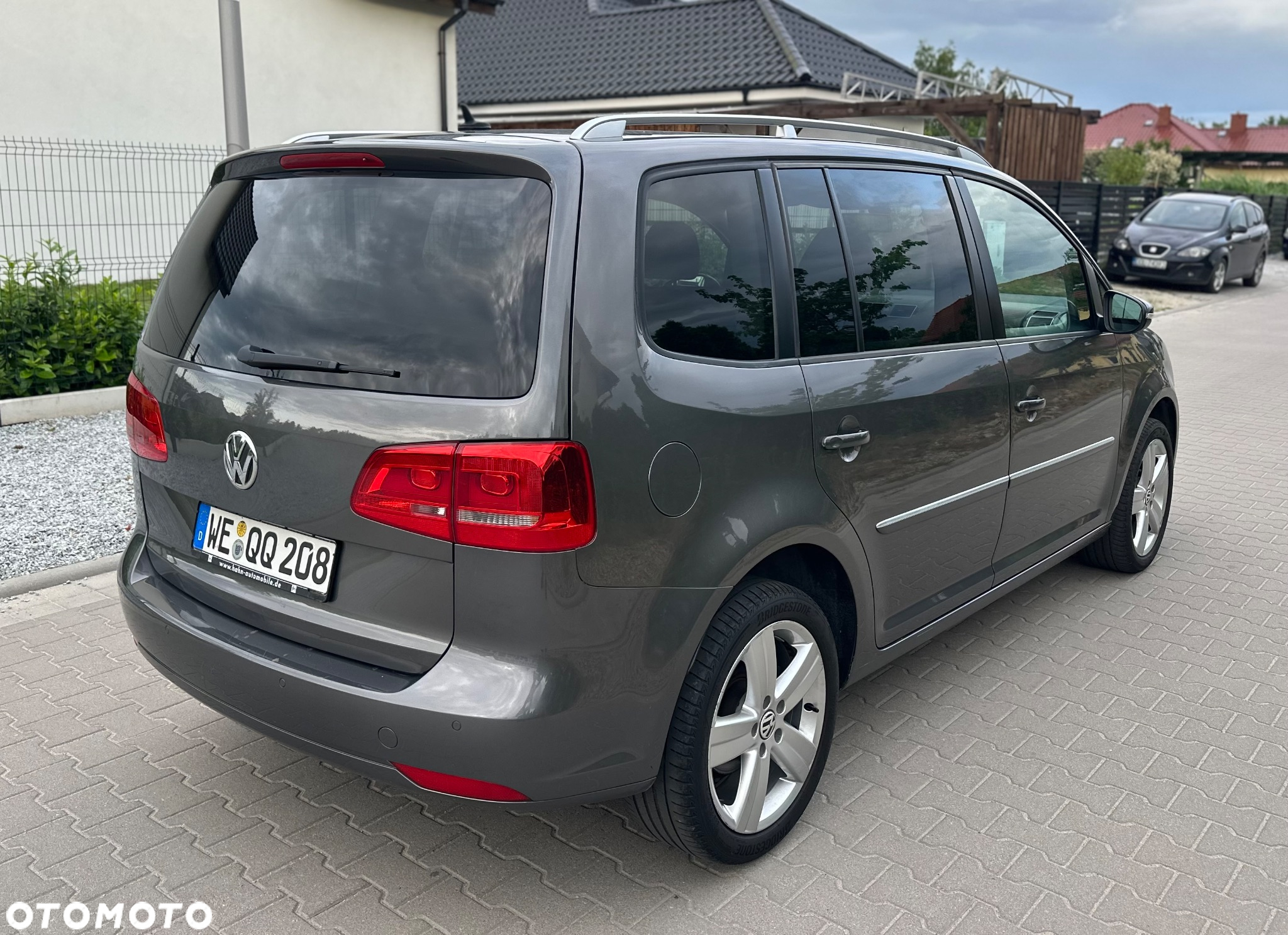 Volkswagen Touran 2.0 TDI DPF BlueMotion Technology Highline - 9