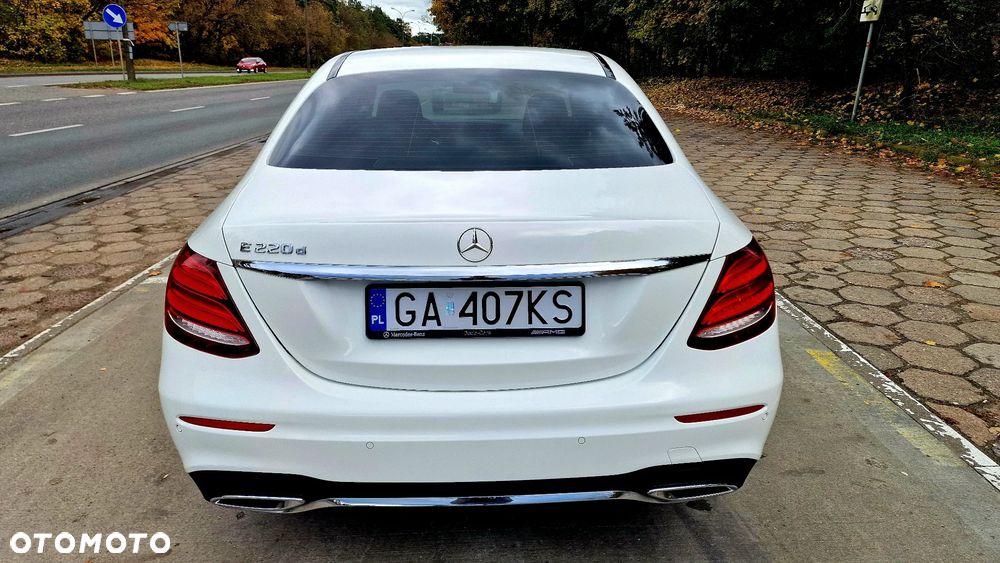 Mercedes-Benz Klasa E 220 d 9G-TRONIC - 4