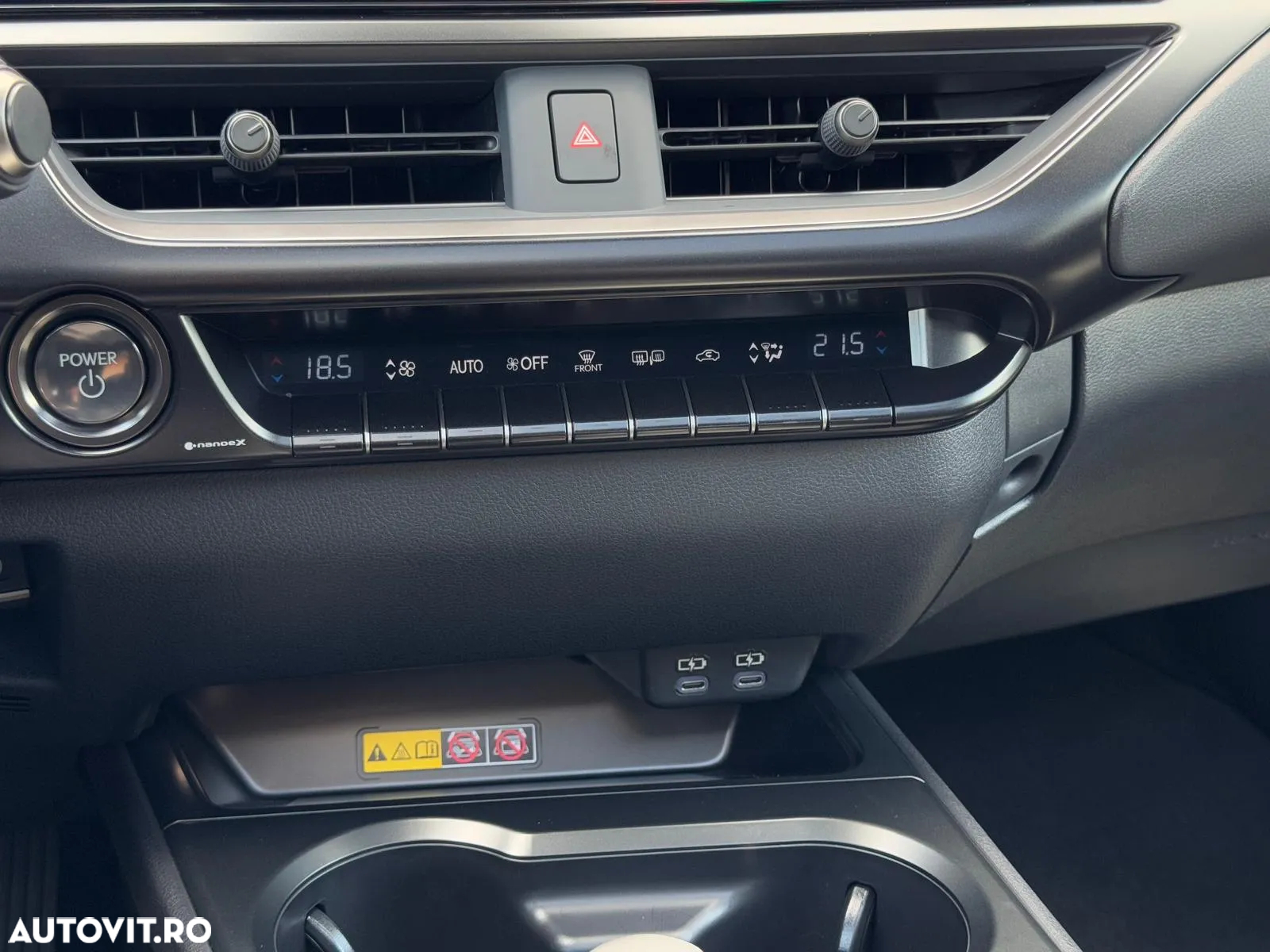Lexus UX 300h FWD CVT HEV F Sport Design - 27