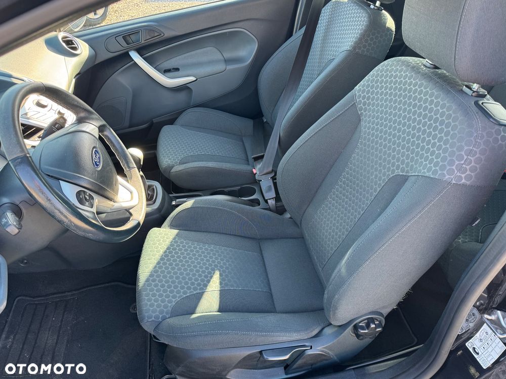 Ford Fiesta - 16