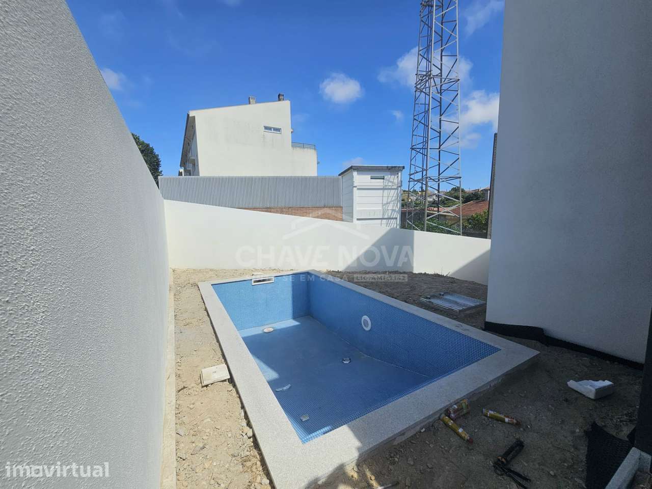 Moradia em Banda V3+1 Nova c/ Piscina na Madalena - Grande imagem: 2/39