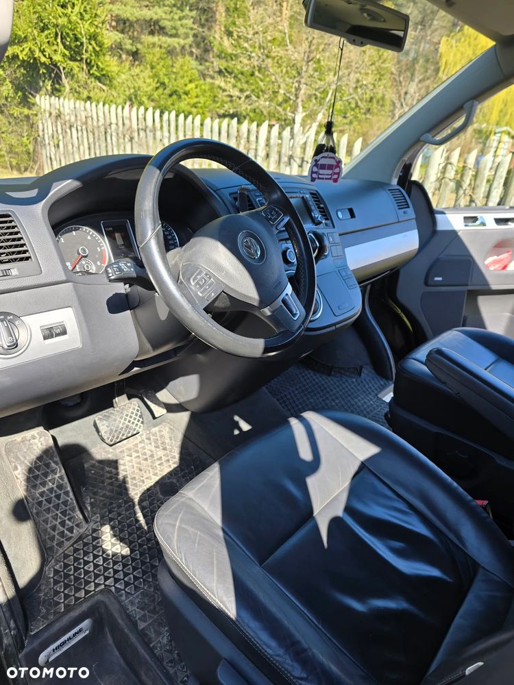 Volkswagen Multivan - 13
