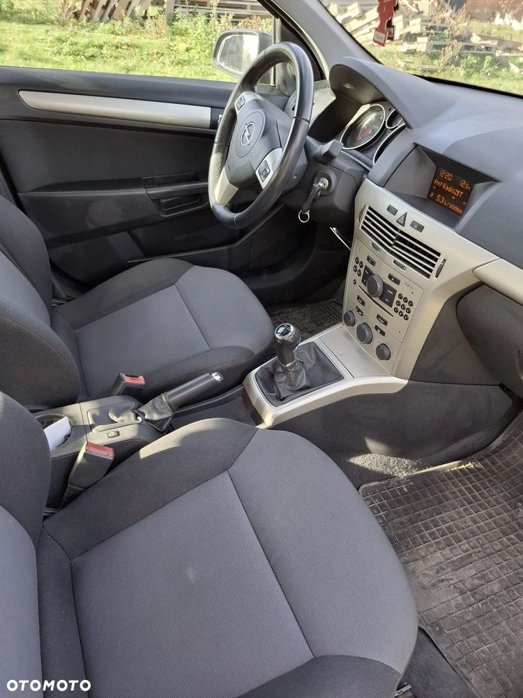 Opel Astra 1.3 CDTI - 10