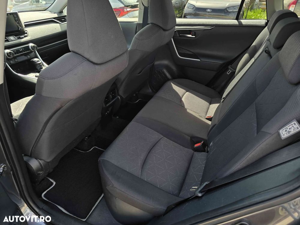 Toyota RAV4 - 10