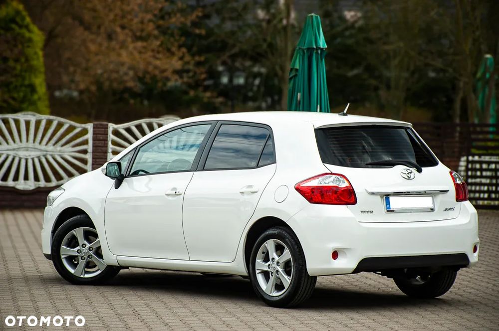 Toyota Auris 1.6 Executive - 14