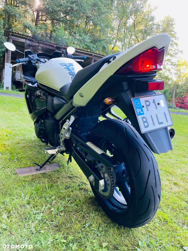 Suzuki GSX - 6